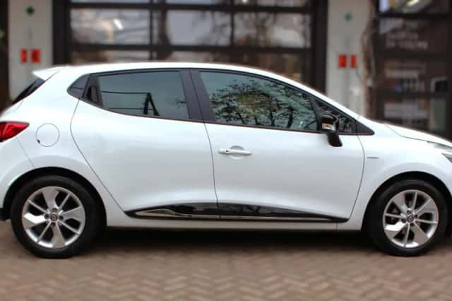 Renault Clio (2014) thumbnail 3