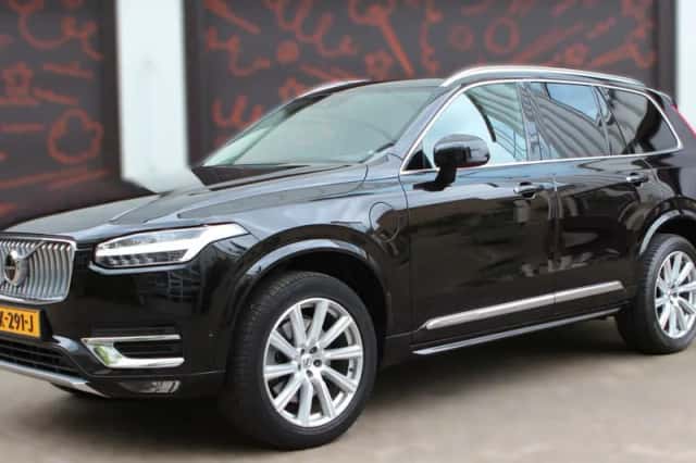 Volvo XC90 (2015) thumbnail 1
