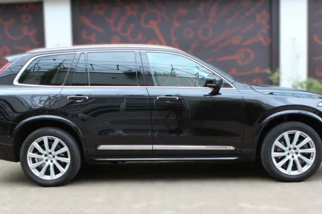 Volvo XC90 (2015) thumbnail 3