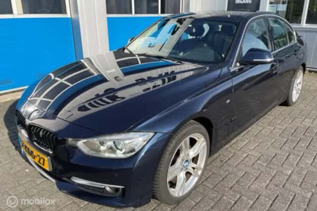 BMW 3-Serie (2013) thumbnail 1