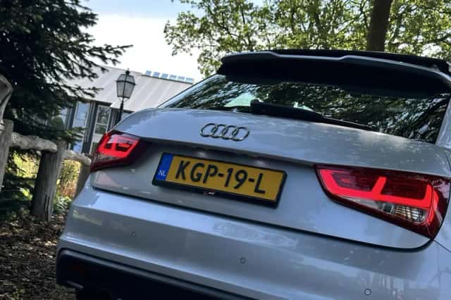 SEAT Leon (2017) thumbnail 5