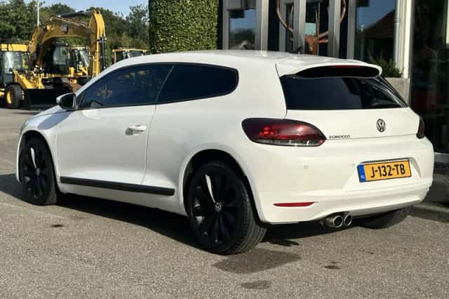 Volkswagen Scirocco (2009) thumbnail 5