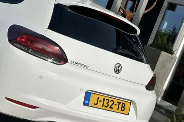 Volkswagen Scirocco (2009) thumbnail 6