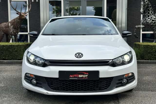 Volkswagen Scirocco (2009) thumbnail 4