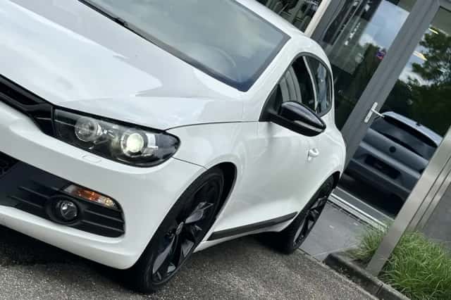 Volkswagen Scirocco (2009) thumbnail 6