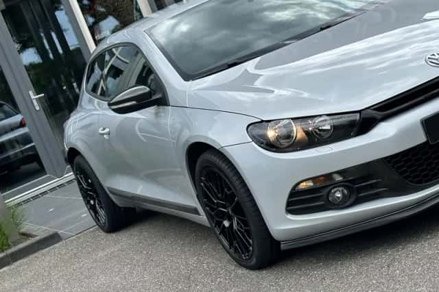 Volkswagen Scirocco (2009) thumbnail 4