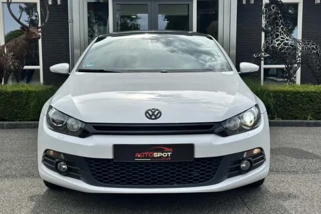 Volkswagen Scirocco (2009) thumbnail 4