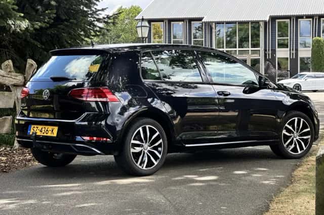 Volkswagen Golf (2018) thumbnail 4