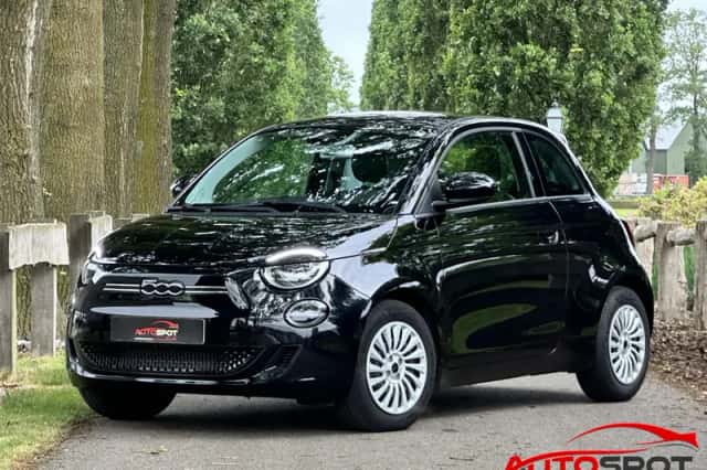 Fiat 500 (2022) thumbnail 1