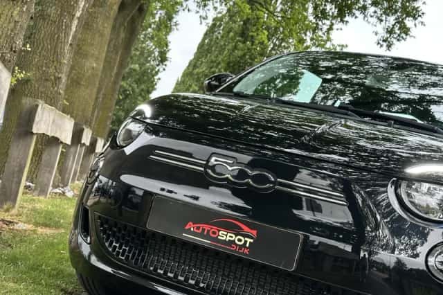 Fiat 500 (2022) thumbnail 2