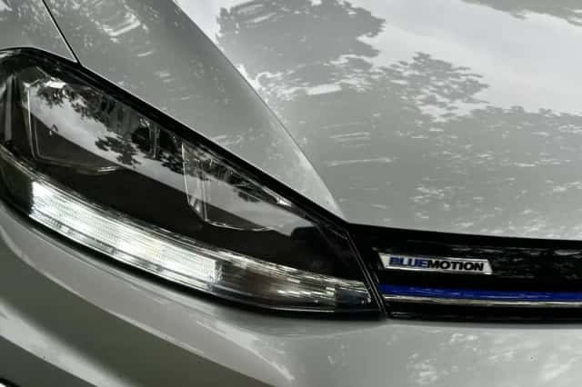 Volkswagen Golf (2018) thumbnail 3
