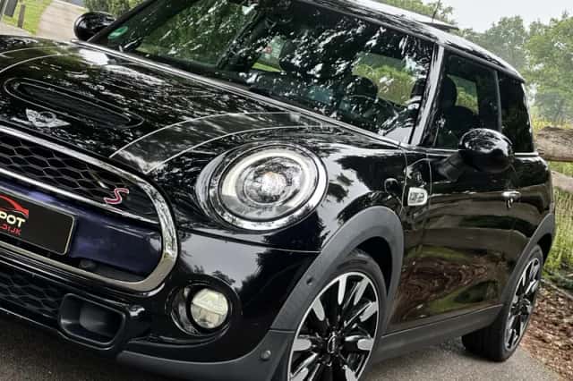 MINI Cooper S (2015) thumbnail 2