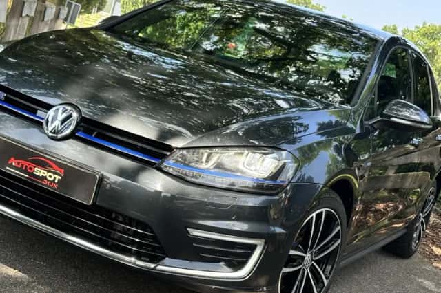Volkswagen Golf (2015) thumbnail 2