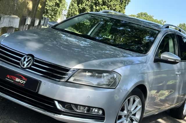 Volkswagen Passat (2011) thumbnail 2