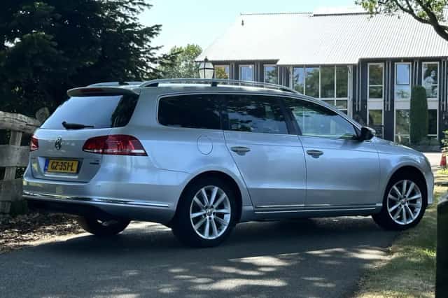 Volkswagen Passat (2011) thumbnail 3