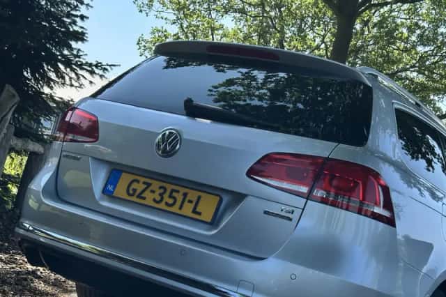 Volkswagen Passat (2011) thumbnail 4