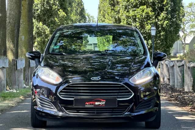 Ford Fiesta (2015) thumbnail 5