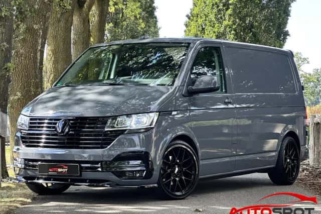 Volkswagen Transporter (2021) thumbnail 1