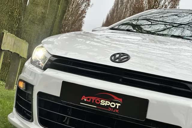 Volkswagen Scirocco (2009) thumbnail 2