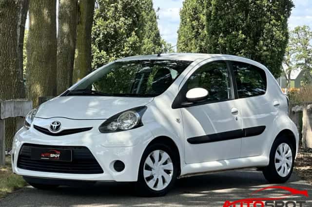 Toyota Aygo (2012) thumbnail 1