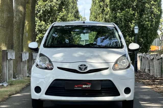Toyota Aygo (2012) thumbnail 6