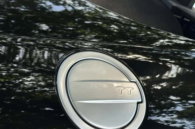 Audi TT (2010) thumbnail 6