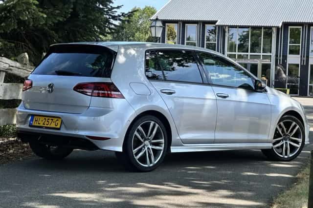 Volkswagen Golf (2014) thumbnail 4