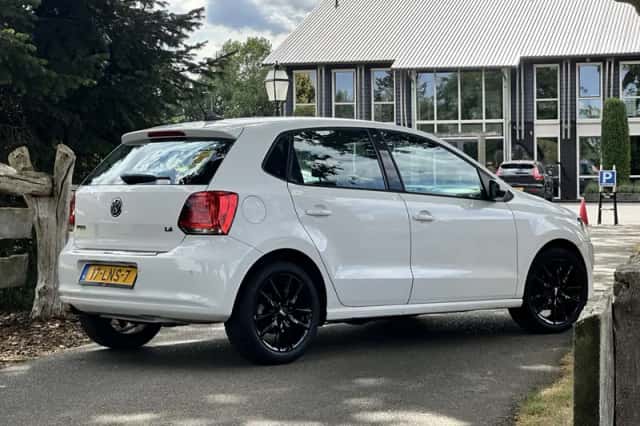 Volkswagen Polo (2010) thumbnail 4