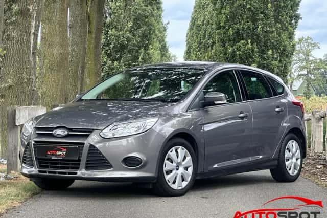 Ford Focus (2012) thumbnail 1