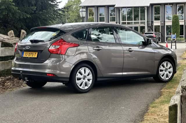 Ford Focus (2012) thumbnail 4