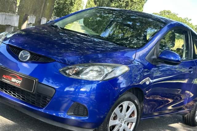 Mazda 2 (2009) thumbnail 2