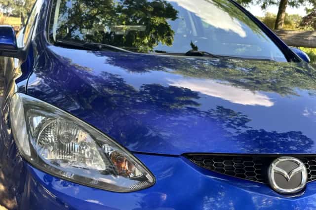 Mazda 2 (2009) thumbnail 3