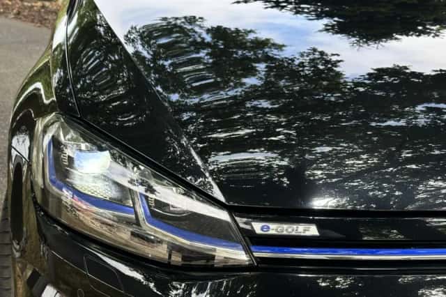 Volkswagen E-Golf (2018) thumbnail 3