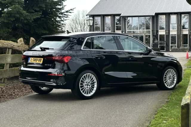 Audi A3 (2021) thumbnail 3