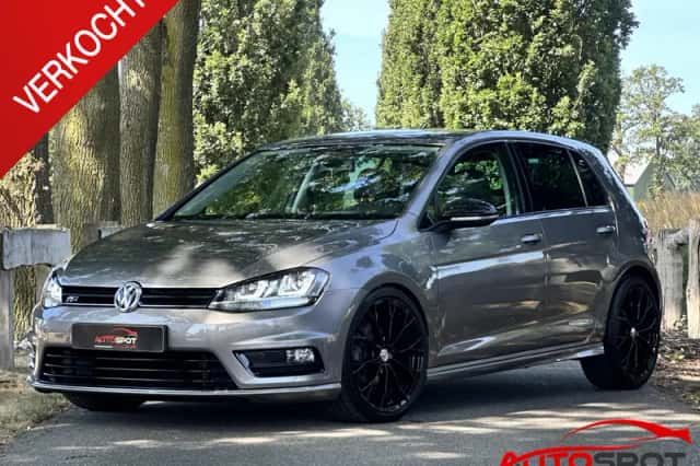 Volkswagen Golf (2015) thumbnail 1