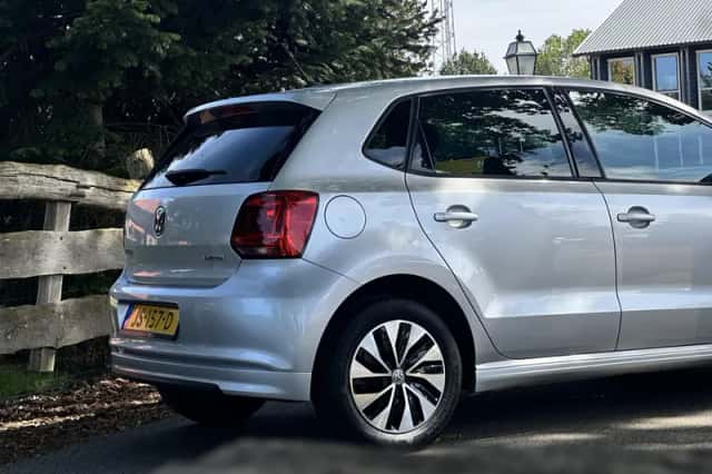 Volkswagen Polo (2016) thumbnail 4