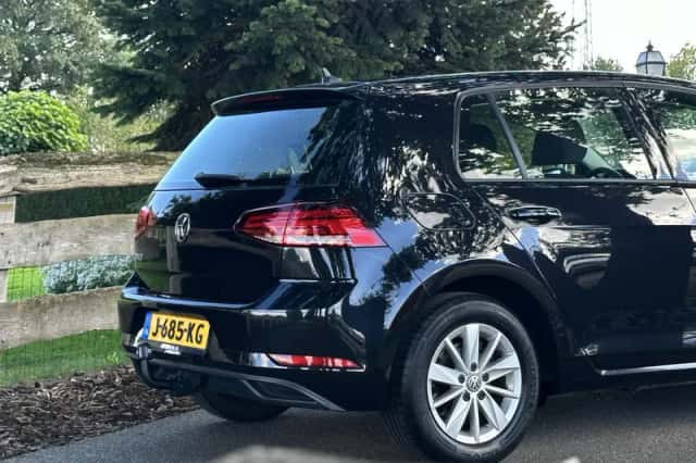 Volkswagen Golf (2019) thumbnail 4
