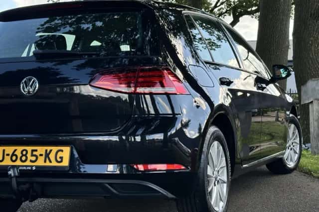 Volkswagen Golf (2019) thumbnail 5