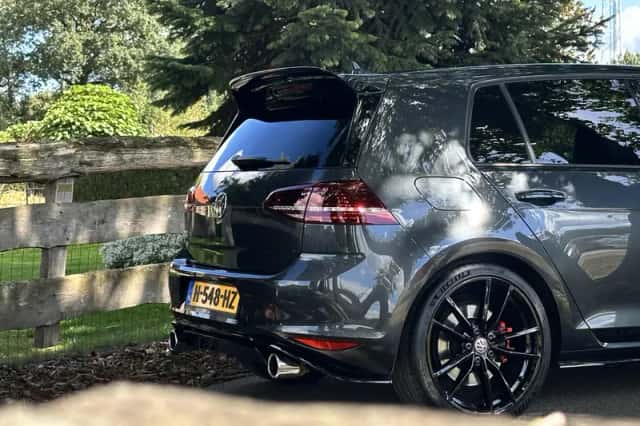 Volkswagen Golf (2016) thumbnail 2