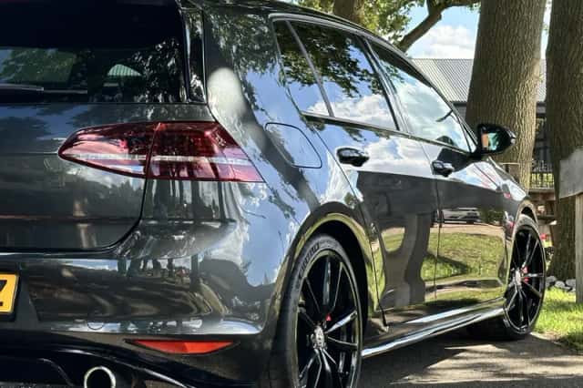 Volkswagen Golf (2016) thumbnail 3