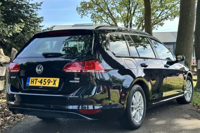 Volkswagen Golf (2016) thumbnail 4
