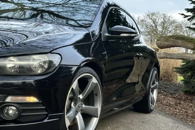 Volkswagen Scirocco (2009) thumbnail 3