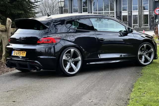 Volkswagen Scirocco (2009) thumbnail 4