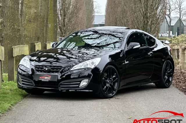 Hyundai Genesis (2011) thumbnail 1