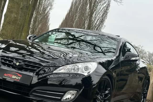 Hyundai Genesis (2011) thumbnail 2