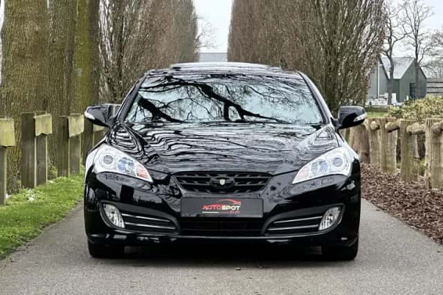Hyundai Genesis (2011) thumbnail 5