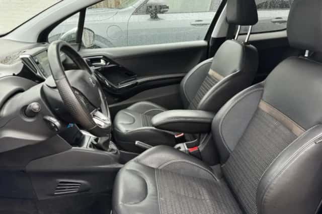 Peugeot 208 (2013) thumbnail 3