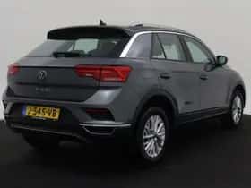 Volkswagen T-Roc (2020) thumbnail 2