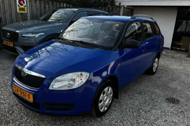 Škoda Fabia (2009) thumbnail 2