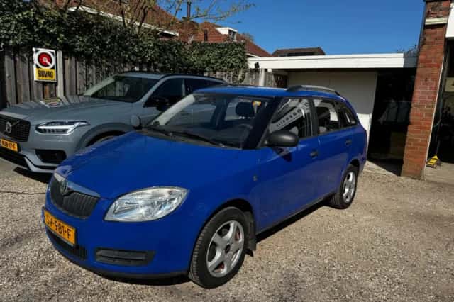 Škoda Fabia (2009) thumbnail 2